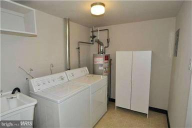 MOSBY WOODS TOWNHOUSE - Residential Lease