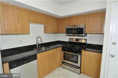 MOSBY WOODS TOWNHOUSE - Residential Lease