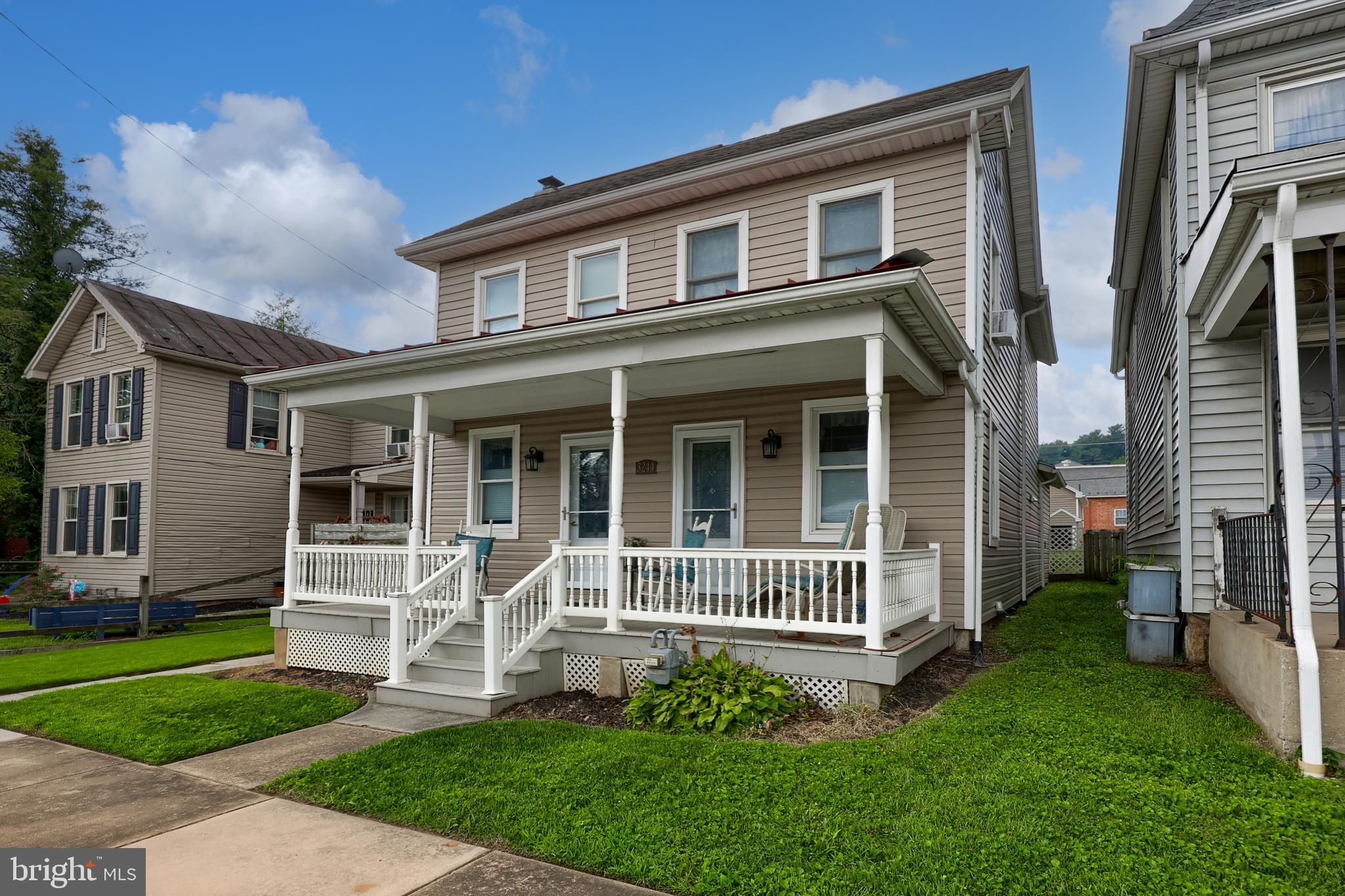 3244 N GEORGE STREET