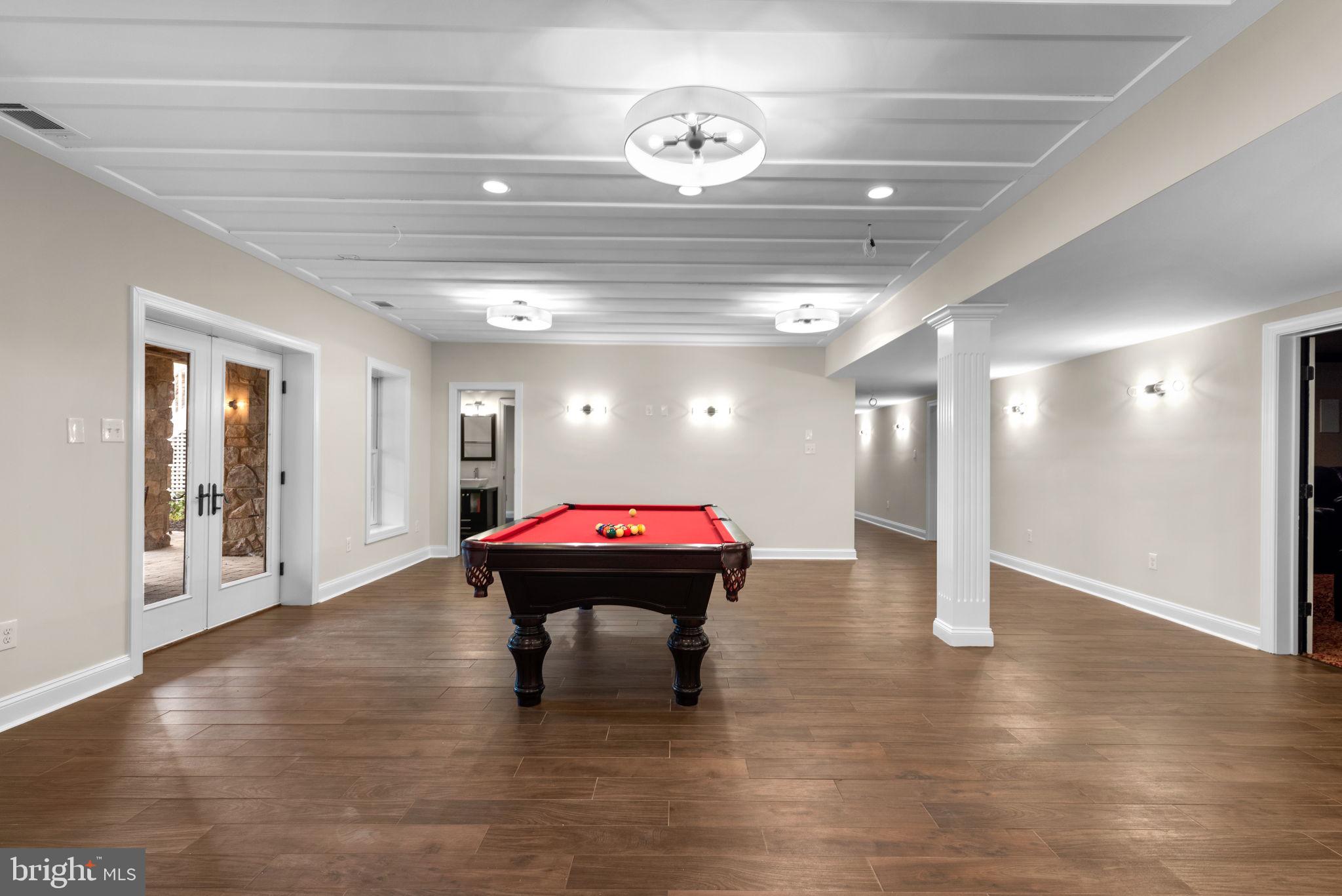 FOX MEADOW - Residential