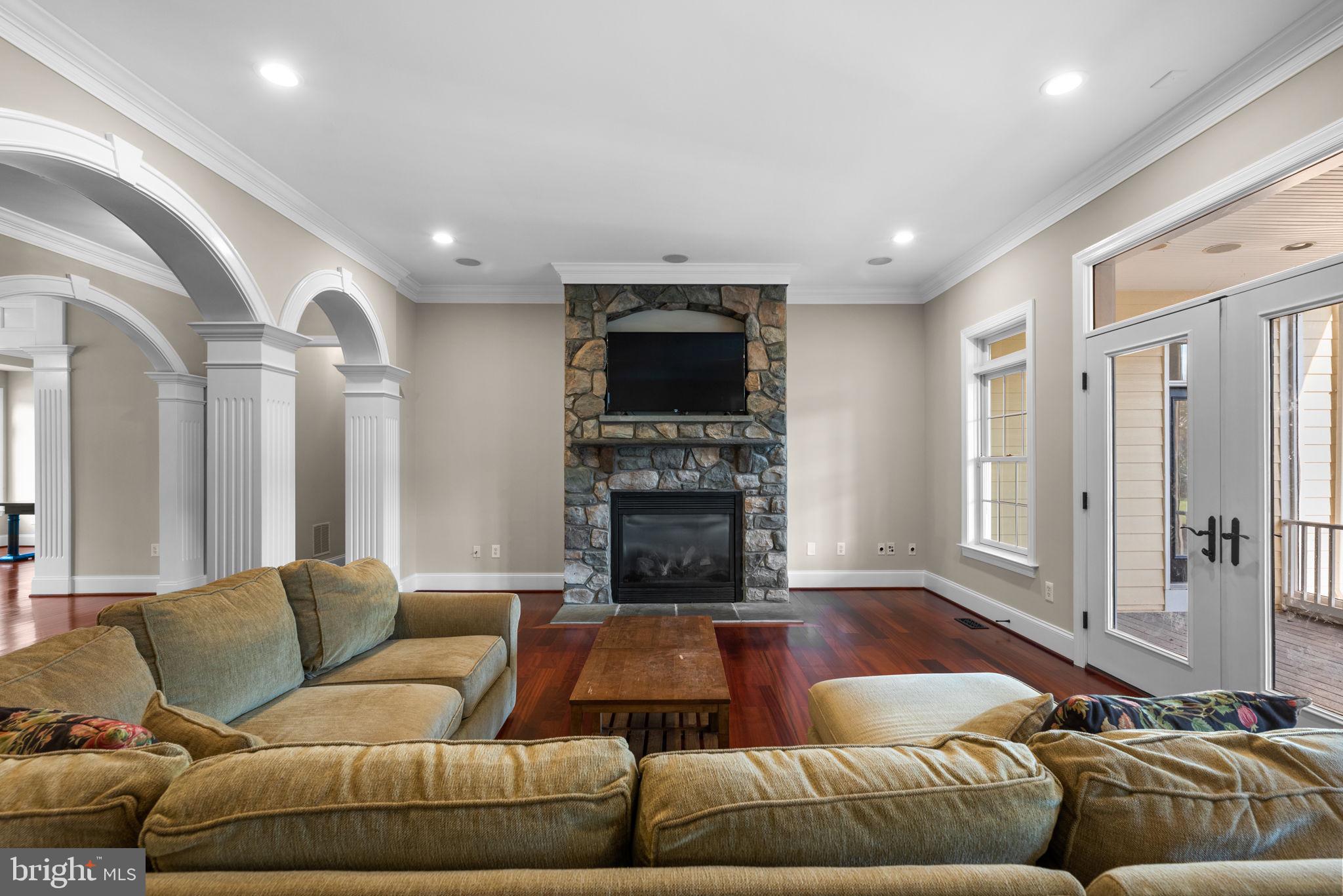 FOX MEADOW - Residential