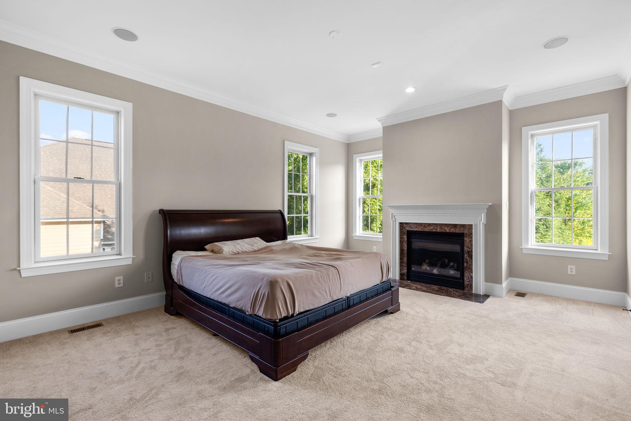 FOX MEADOW - Residential