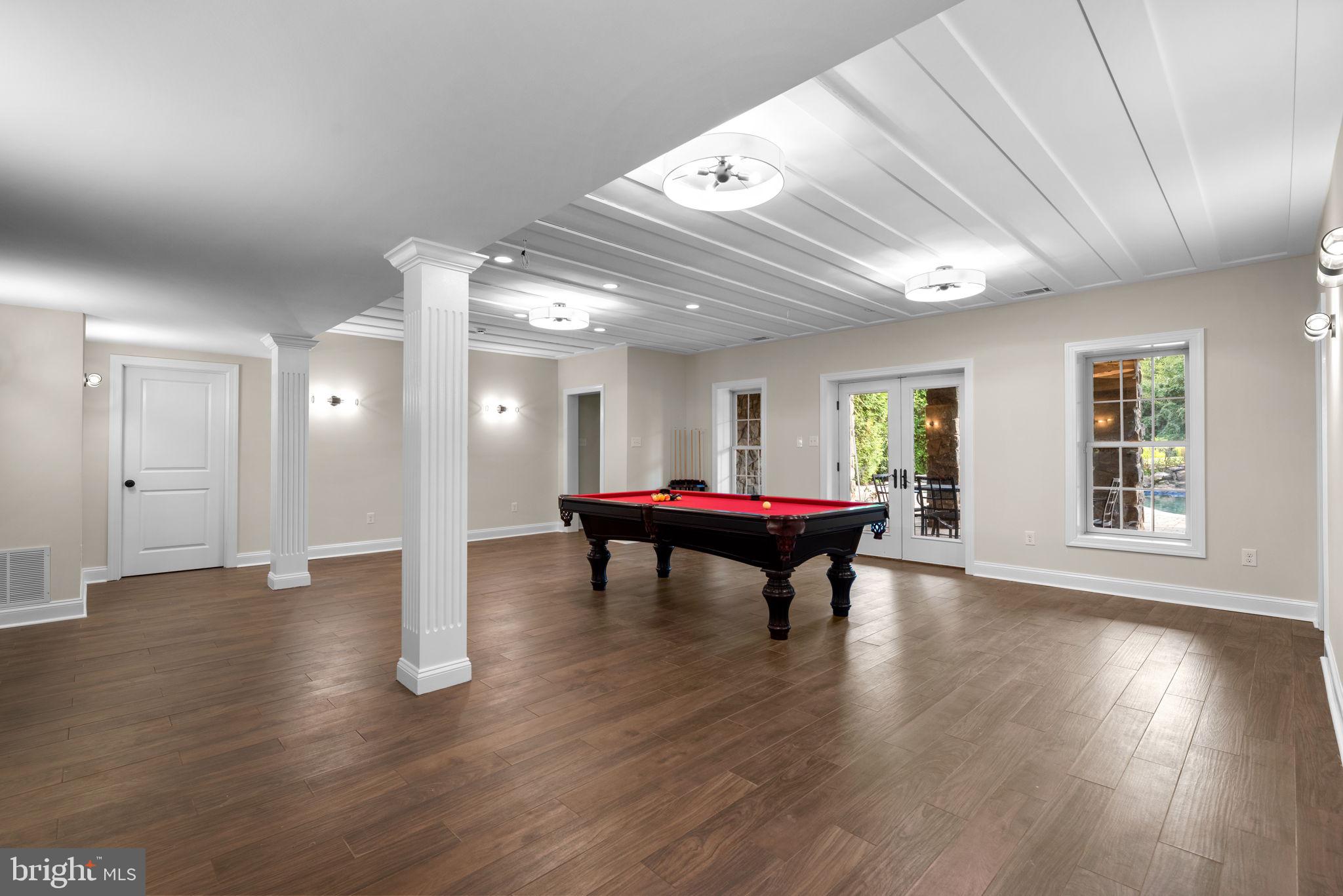 FOX MEADOW - Residential