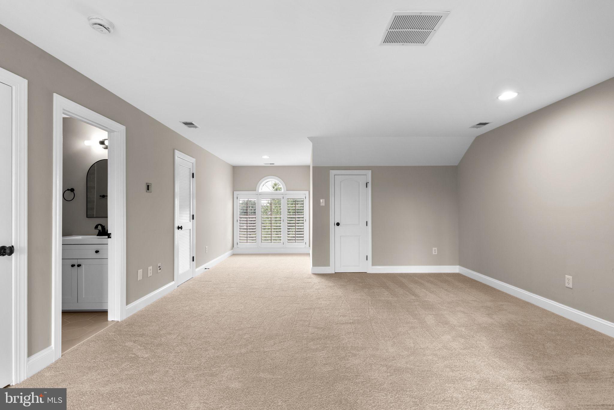 FOX MEADOW - Residential