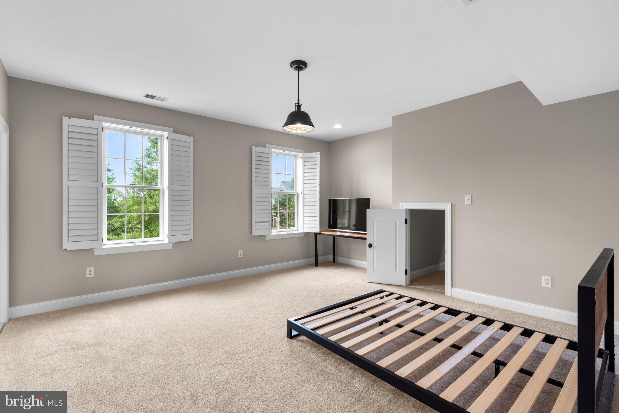 FOX MEADOW - Residential