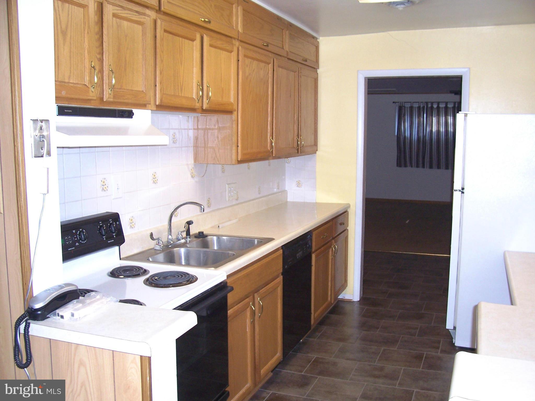 INDIAN HEAD MANOR SUB - Residential Lease