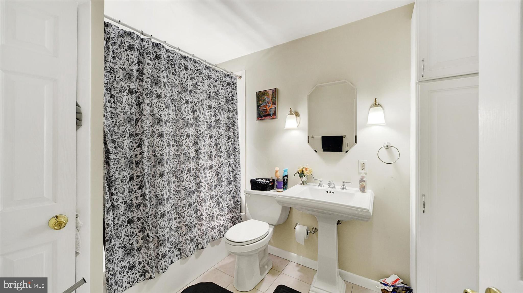 HARRINGTON MANOR - Residential