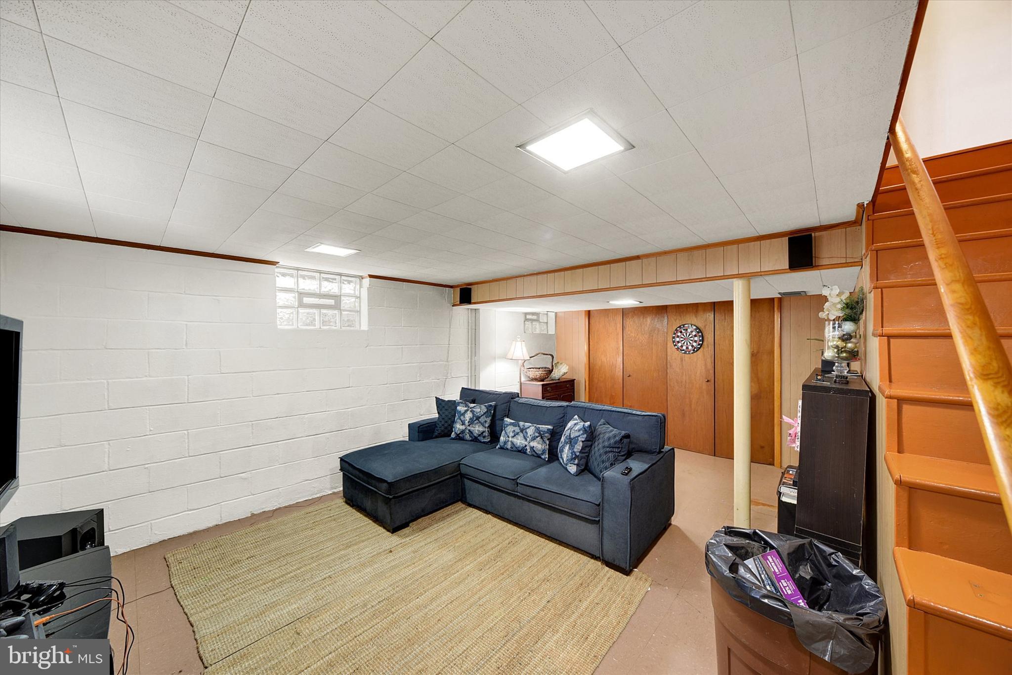 HARRINGTON MANOR - Residential