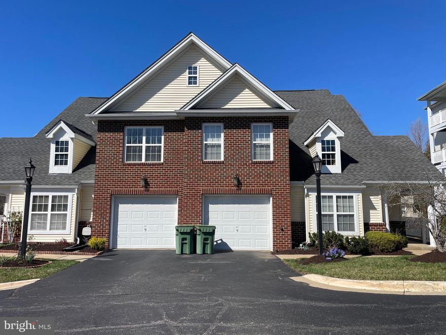 Age Restricted Housing (62+). Nice and quiet leaving space near Kentland in Gaithersburg. Hardwood floor for main level, tiles floor in the kitchen, big window and French door in main area, washer, dryer, balcony next to main level, one garage. Community features including activities area, big kitchen, and exercise room. Convenient for shopping, restaurants, doctor offices, and hospital.