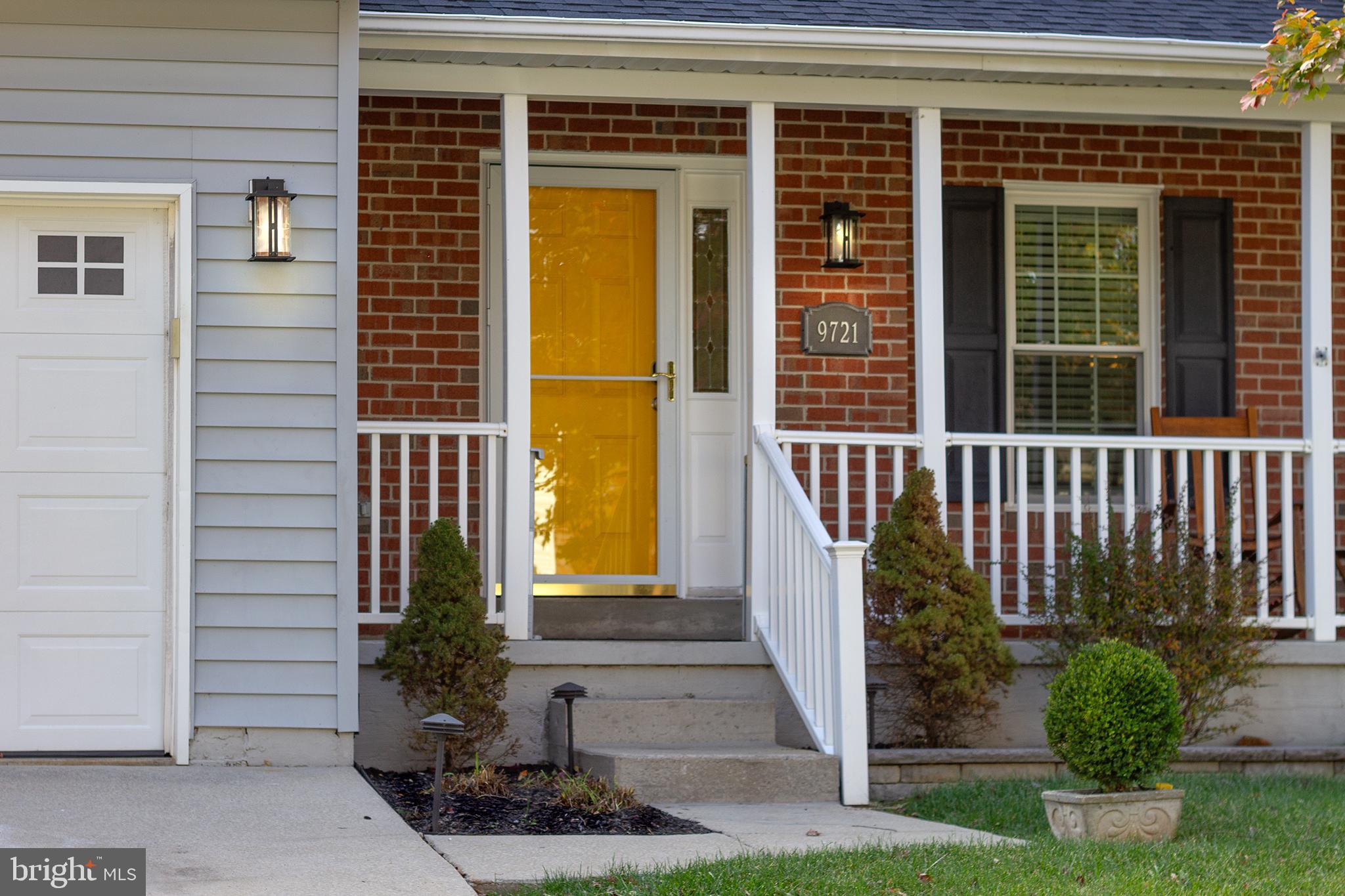 9721 HICKORYHURST DRIVE