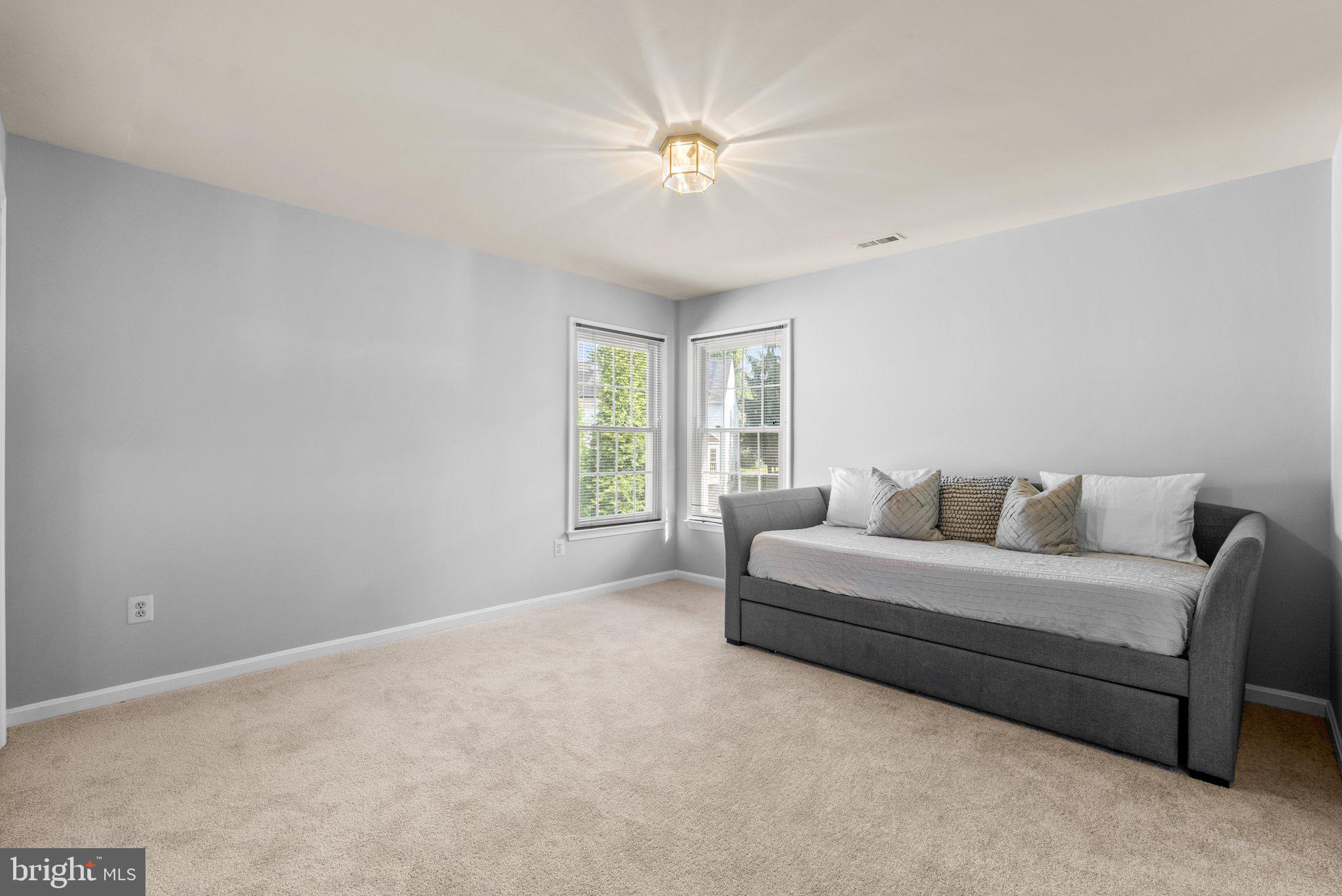 ROSEWOOD MANOR - Residential