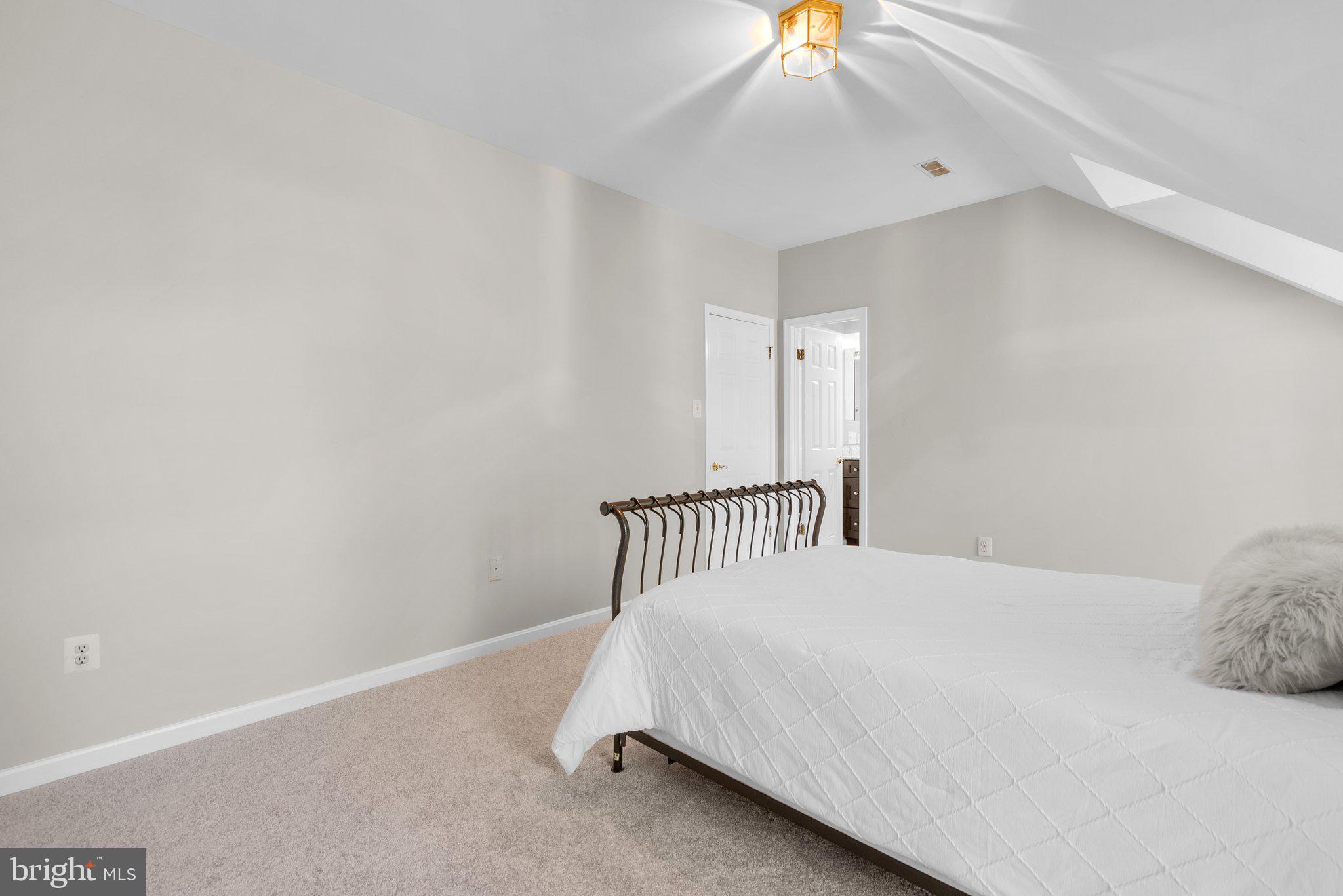 ROSEWOOD MANOR - Residential