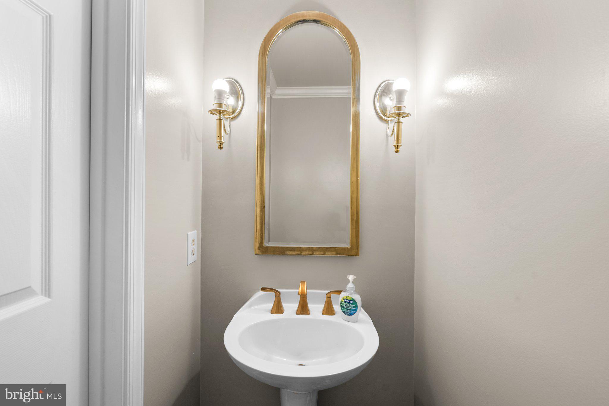 ROSEWOOD MANOR - Residential