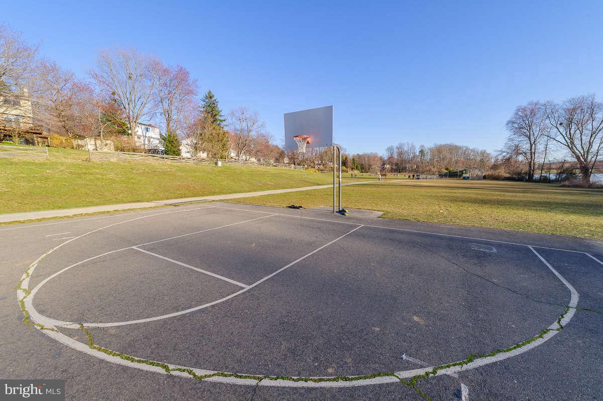 KINGS PARK WEST - Residential