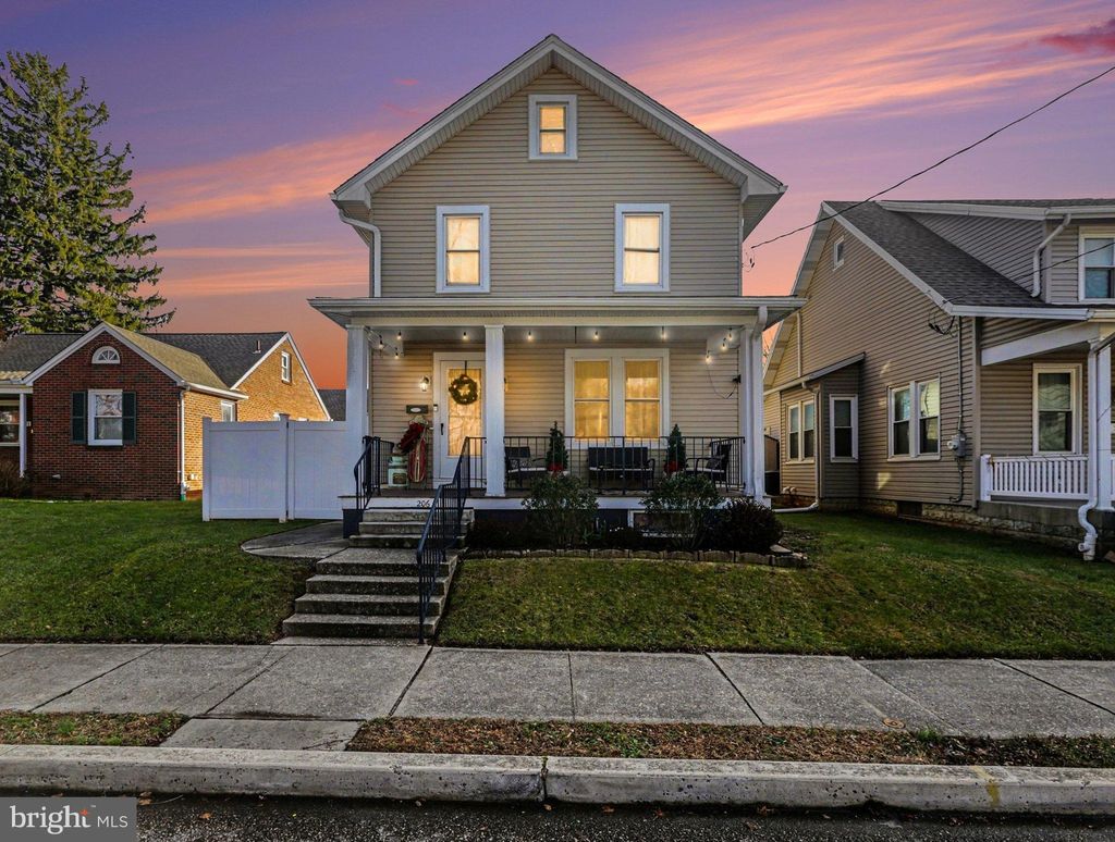 Photo of 206 East Simpson St, MECHANICSBURG, PA 17055 (MLS # PACB2049512)