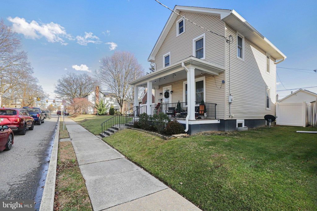 Photo of 206 East Simpson St, MECHANICSBURG, PA 17055 (MLS # PACB2049512)