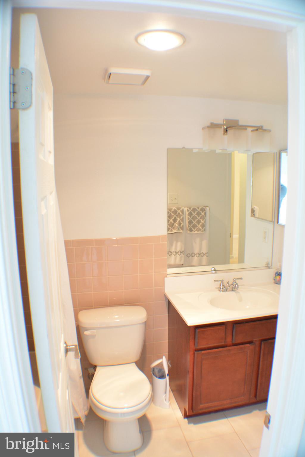 OXFORD OF BLUE BELL - Residential Lease