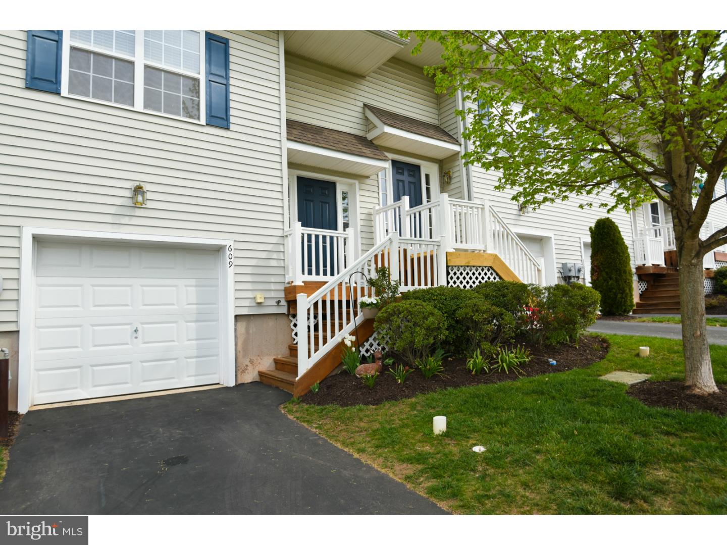 FRENCH CREEK TOWNH - Residential