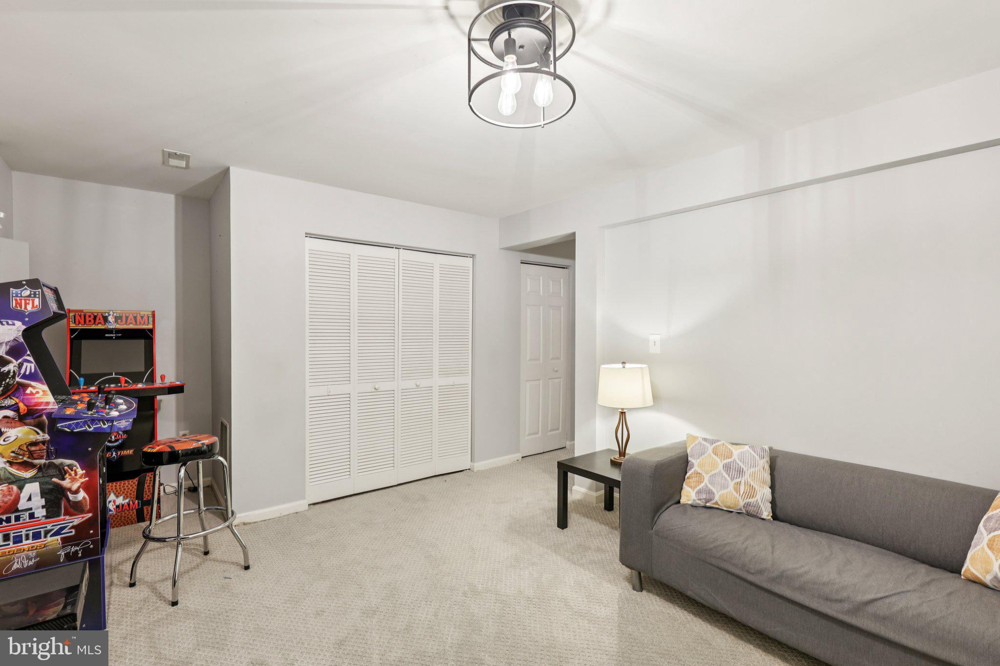 KINCAID FOREST - Residential Lease