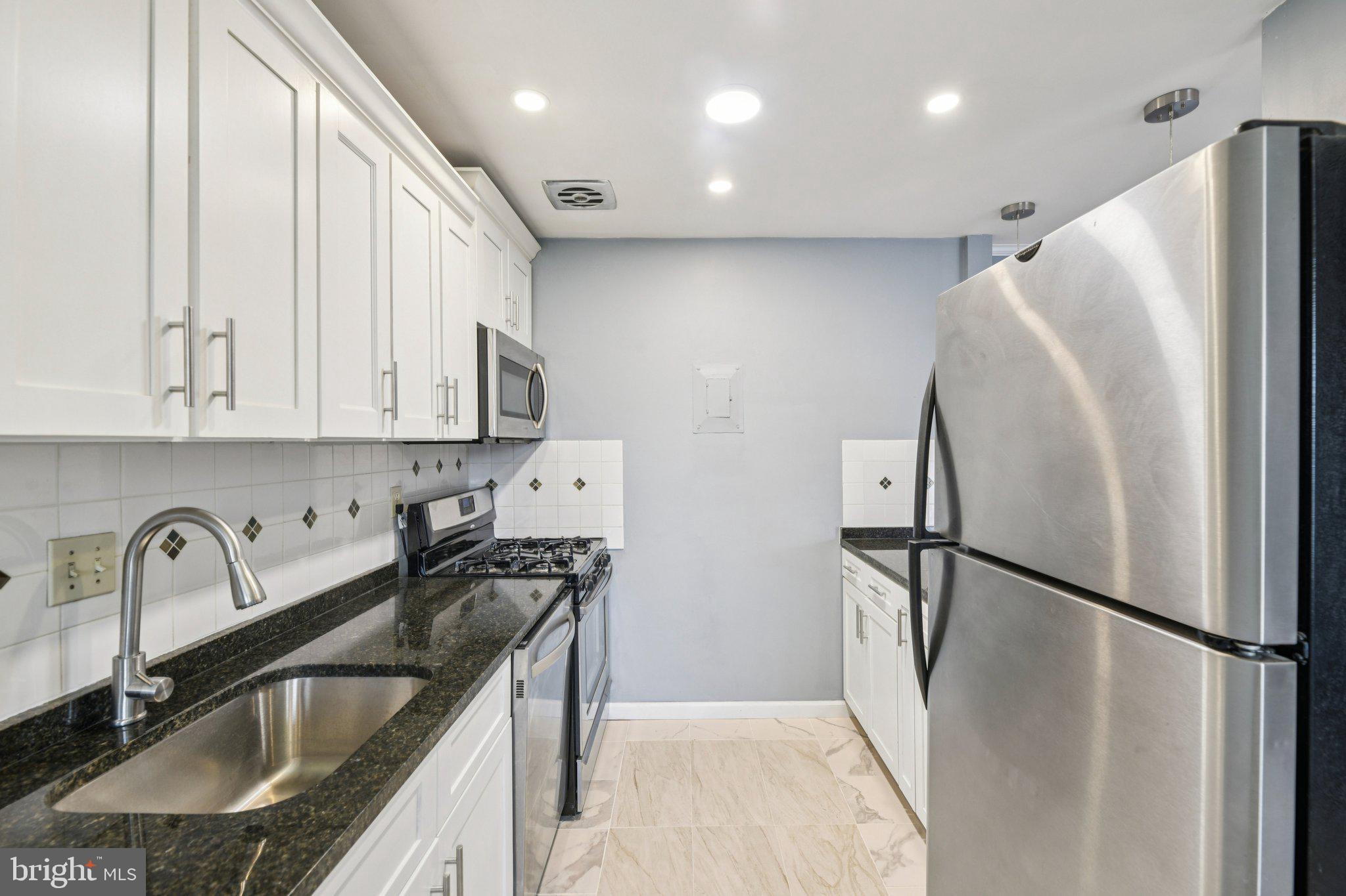 CARROLLAN GARDENS - Residential