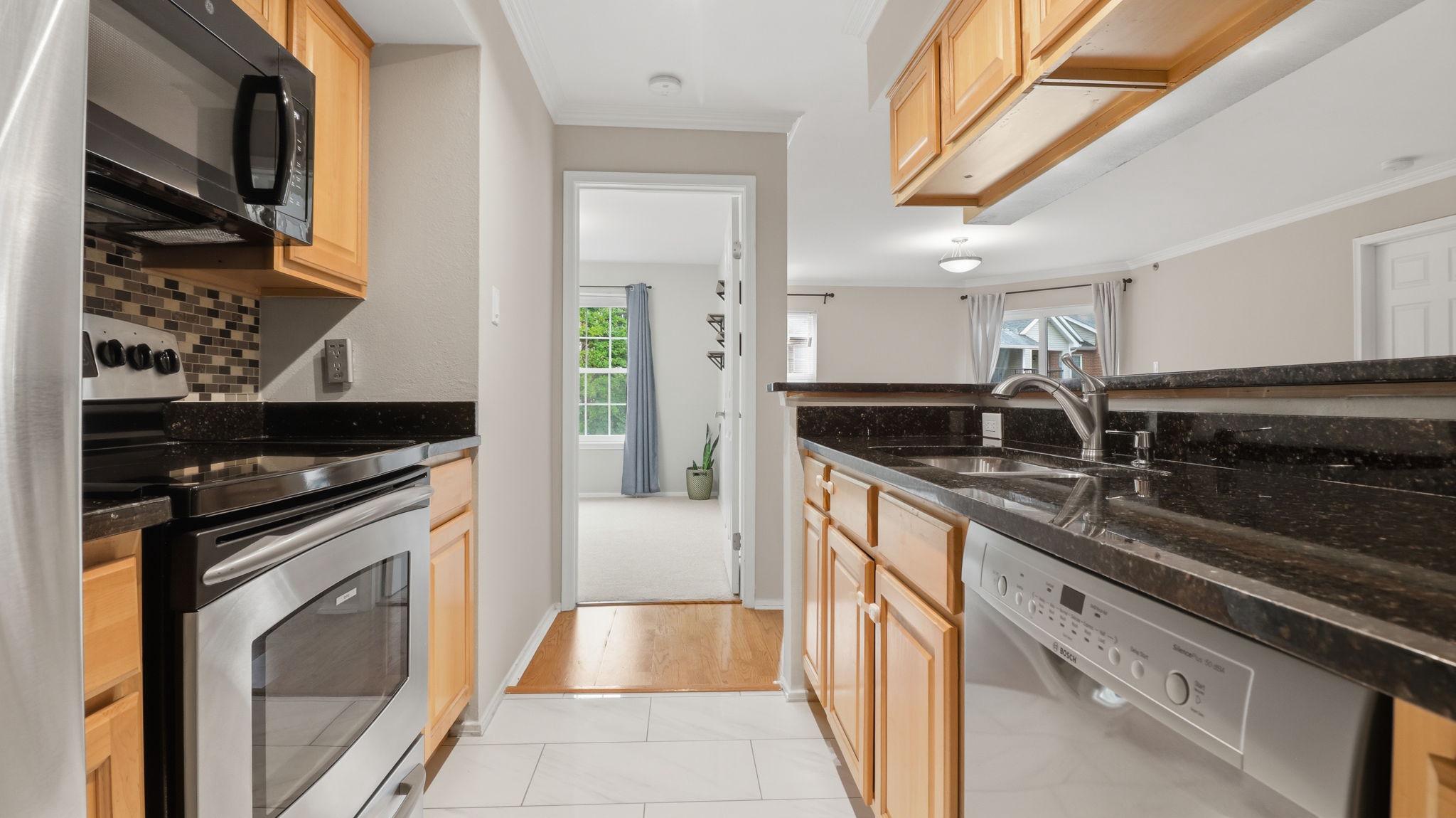 3311 WYNDHAM 2202