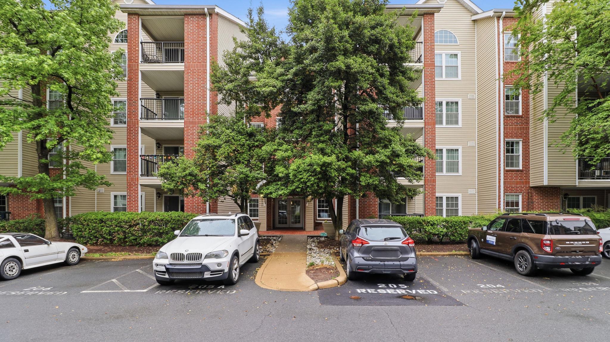 3311 WYNDHAM 2202