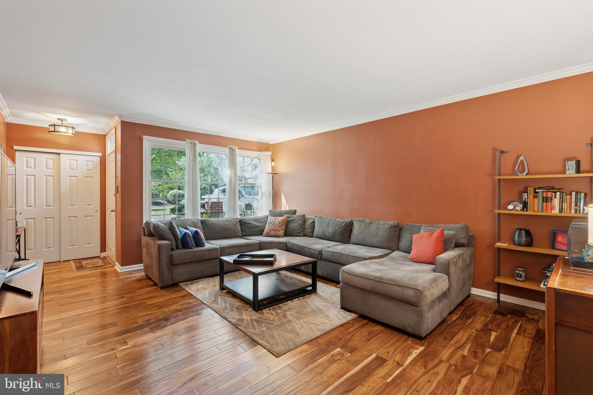 233 TOWYN COURT
