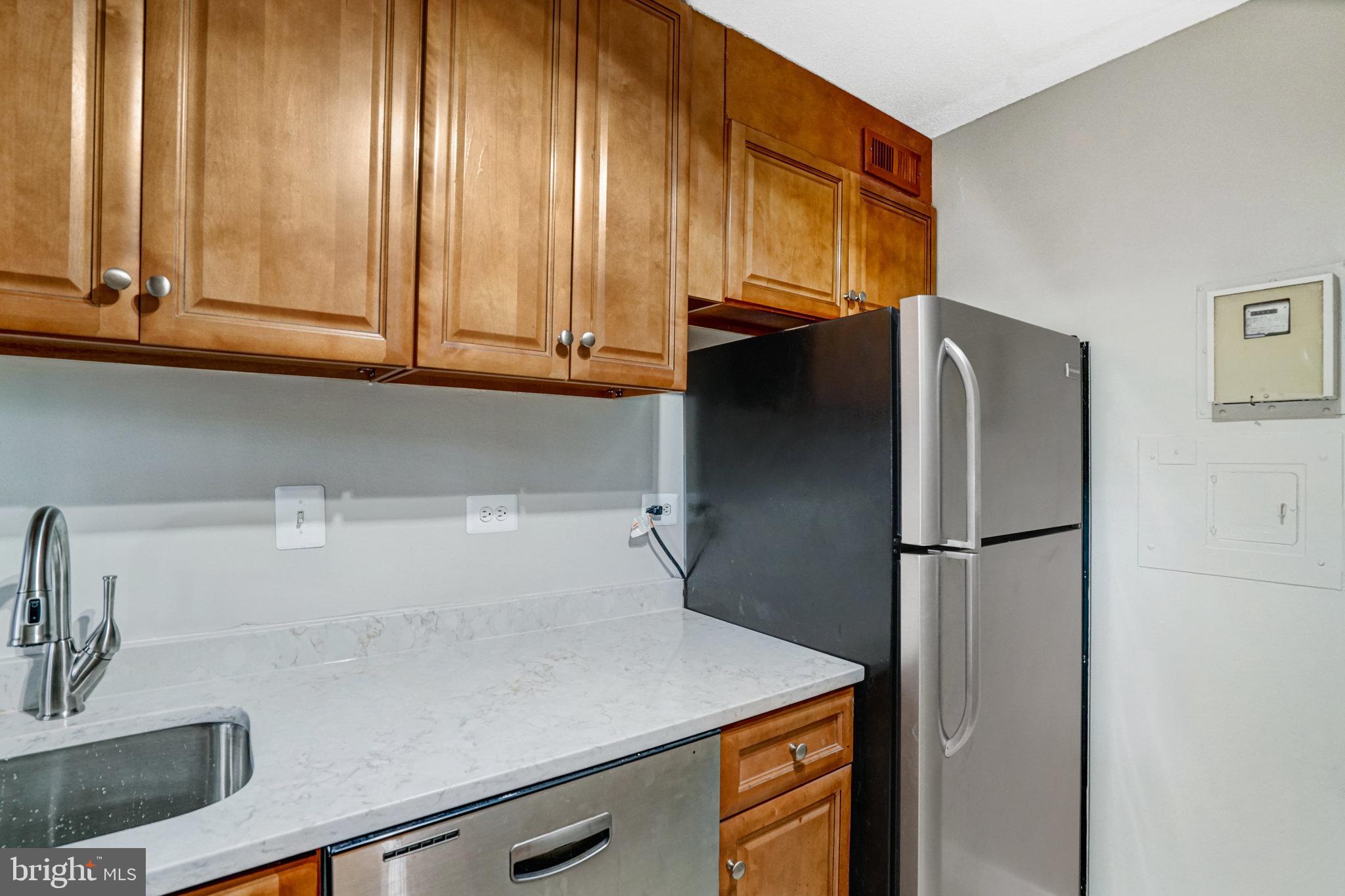 CIRCLE CONDOMINIUMS - Residential