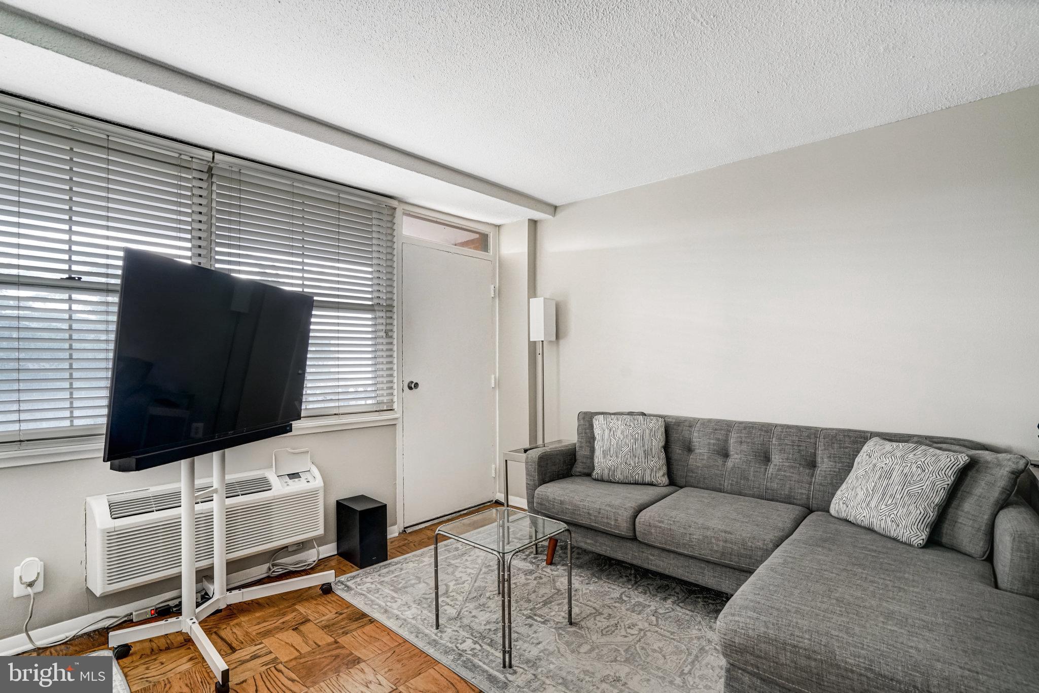 CIRCLE CONDOMINIUMS - Residential