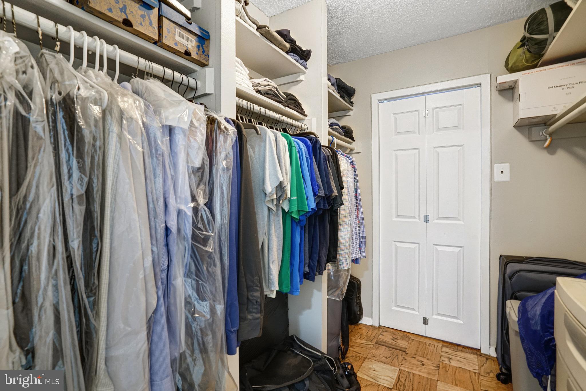 CIRCLE CONDOMINIUMS - Residential