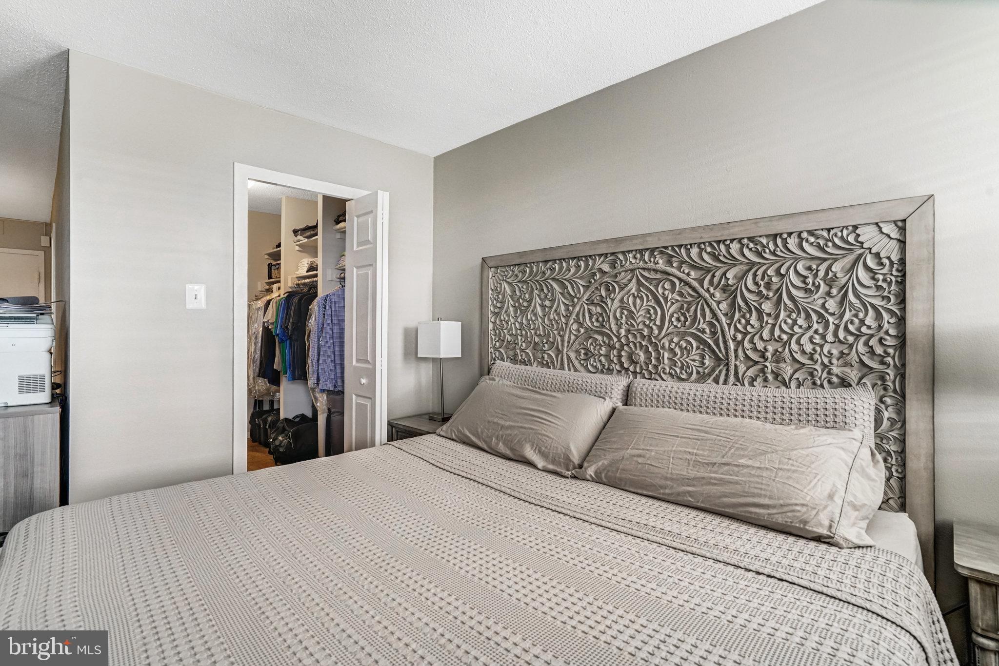 CIRCLE CONDOMINIUMS - Residential