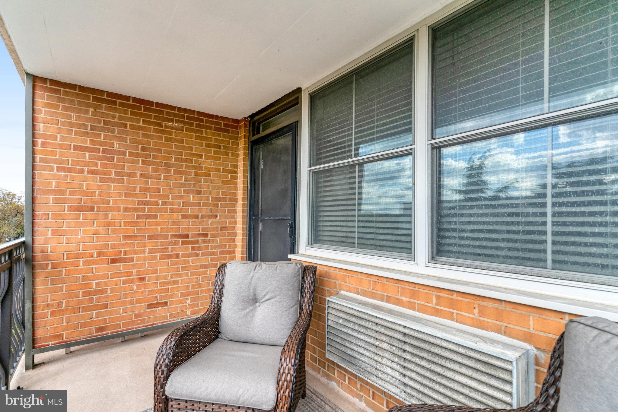 CIRCLE CONDOMINIUMS - Residential