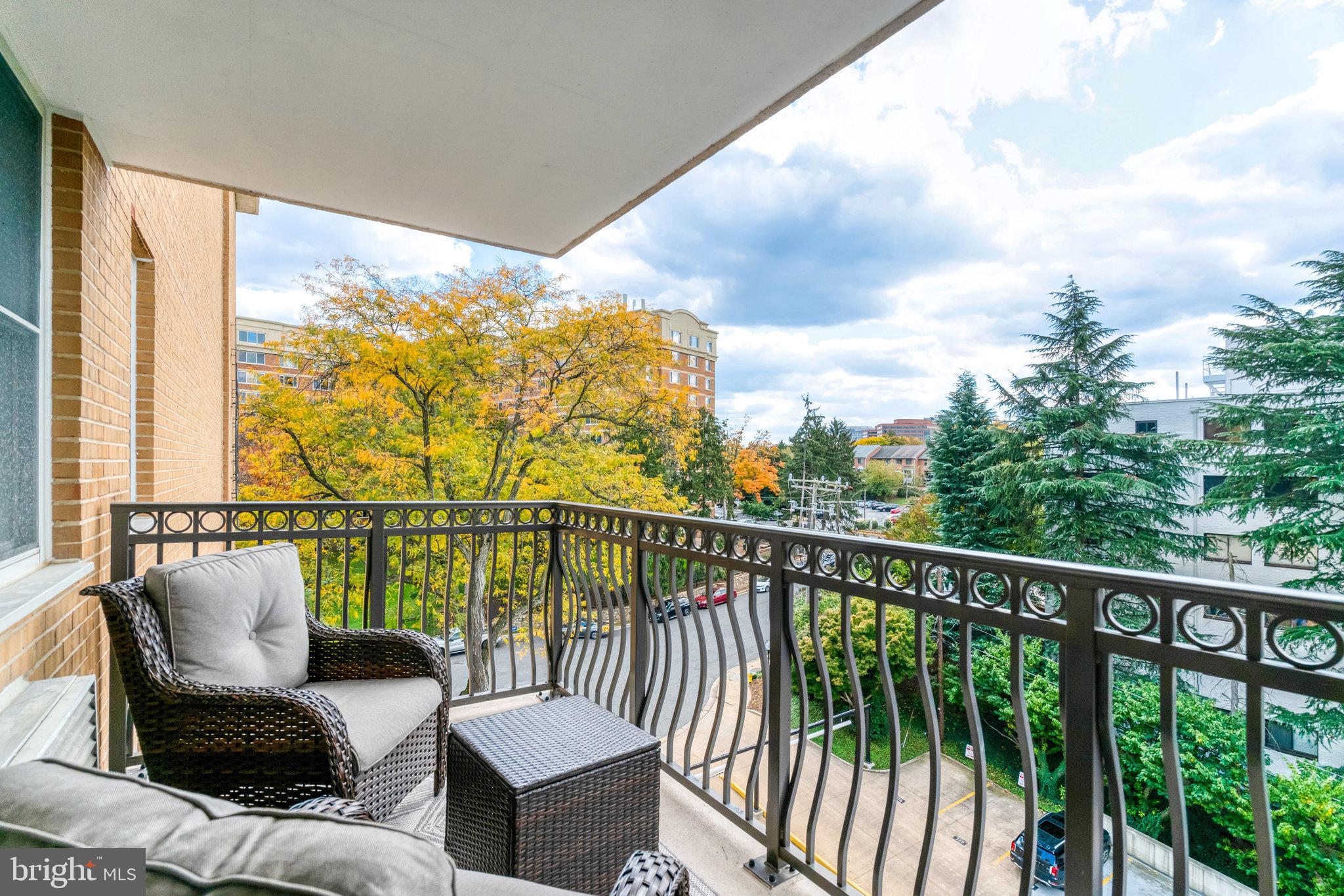 CIRCLE CONDOMINIUMS - Residential