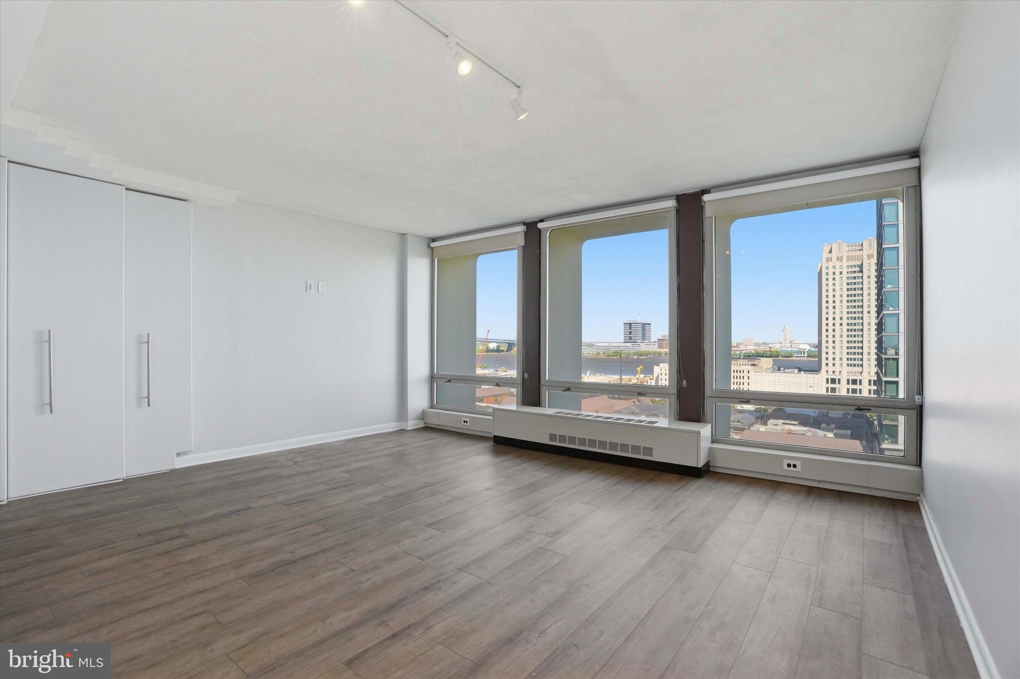 200 LOCUST STREET 8FN