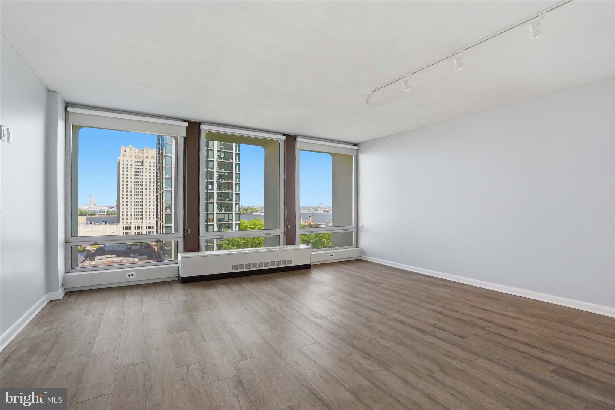 200 LOCUST STREET 8FN