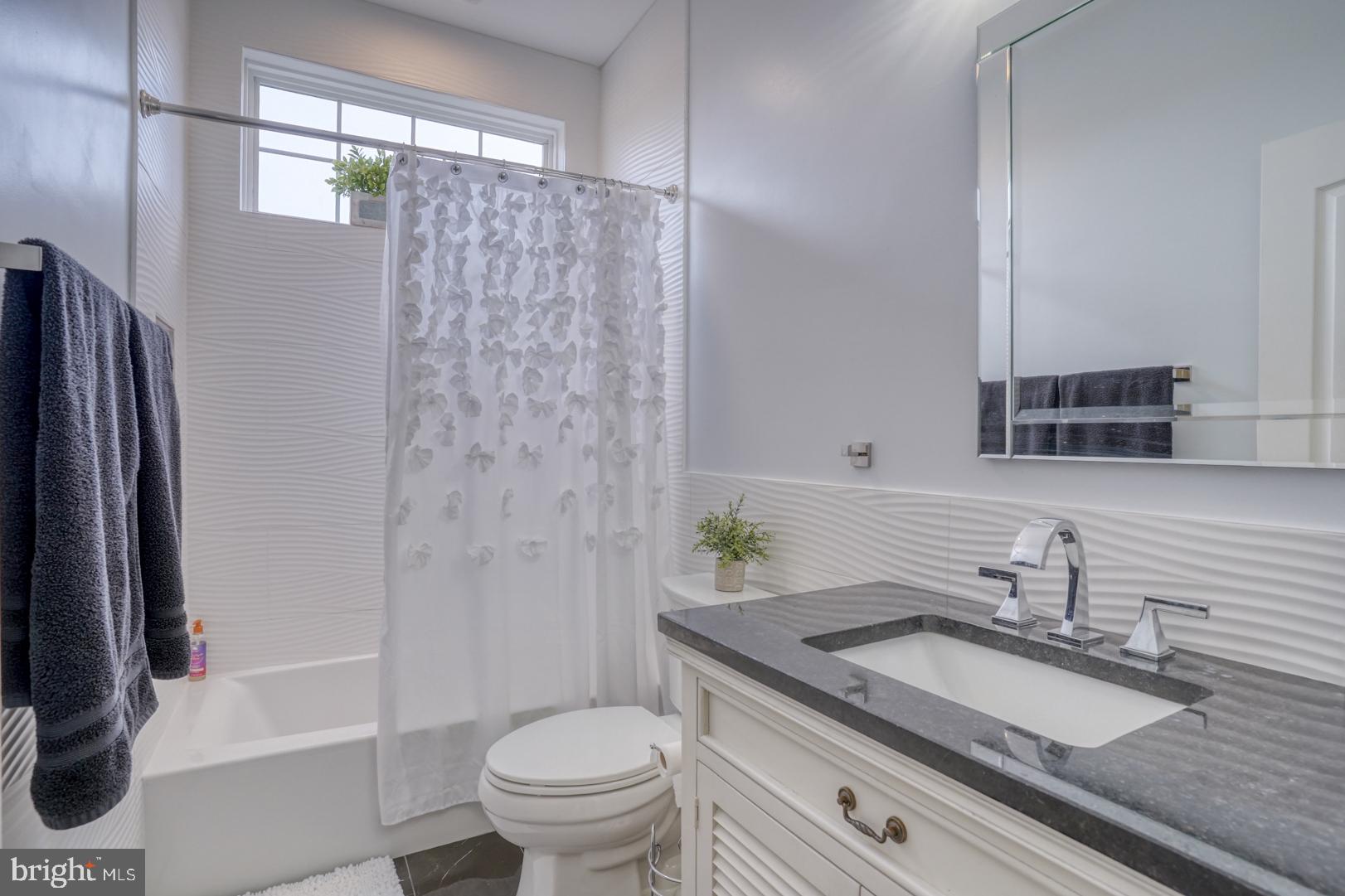 BAY POINTE - Residential