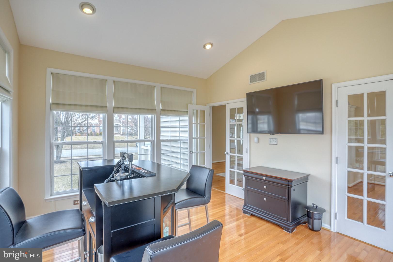 BAY POINTE - Residential