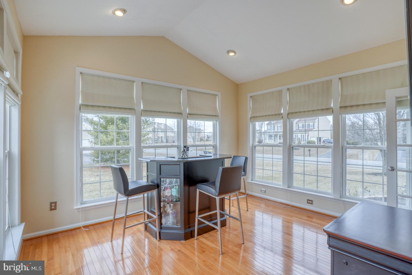 BAY POINTE - Residential