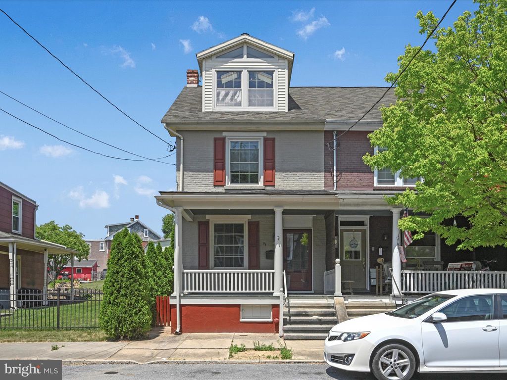 Photo of 71 FRONT ST, LITITZ, PA 17543 (MLS # PALA2035912)