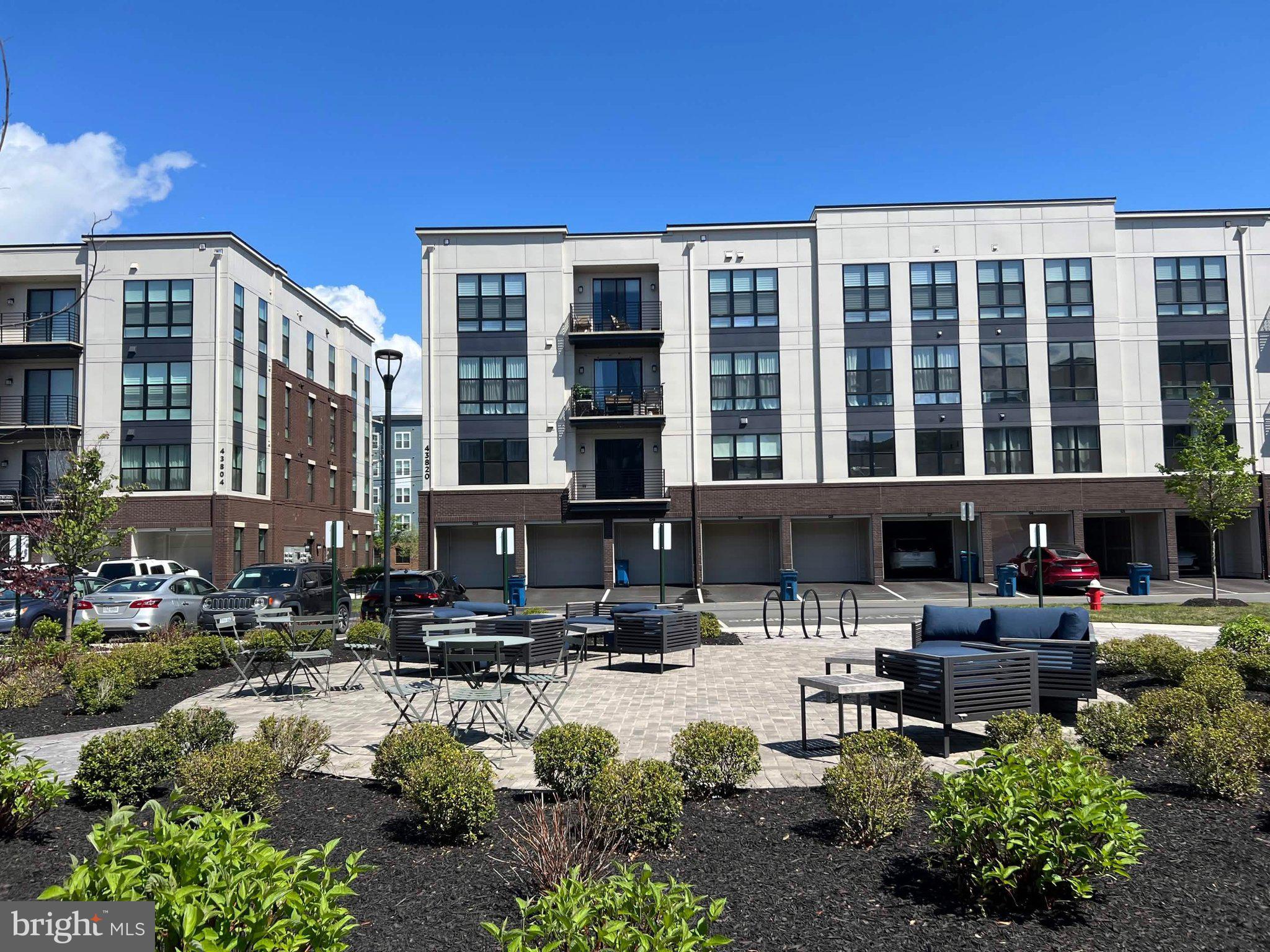 ASHBURN STATION - Residential