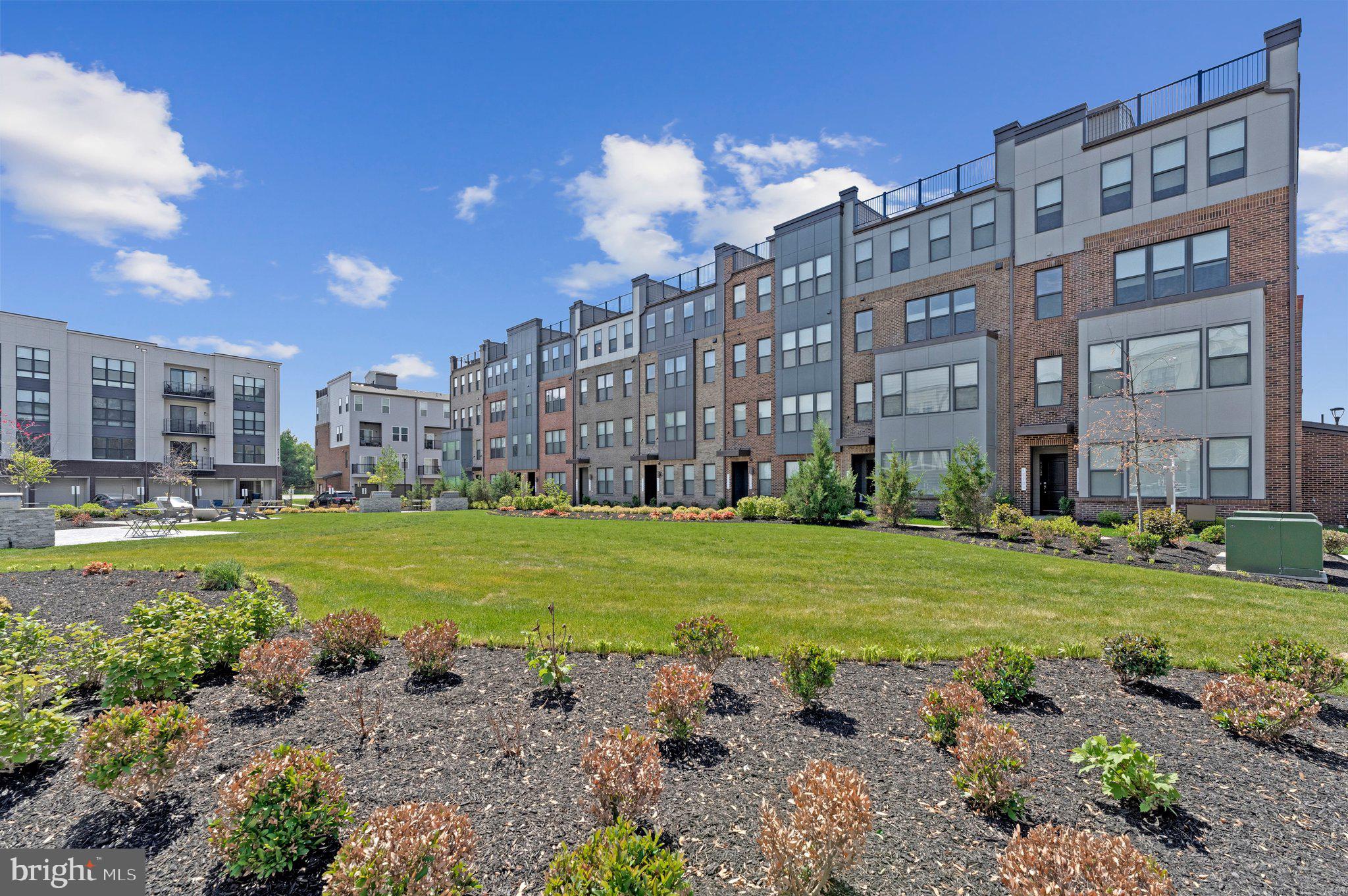 ASHBURN STATION - Residential