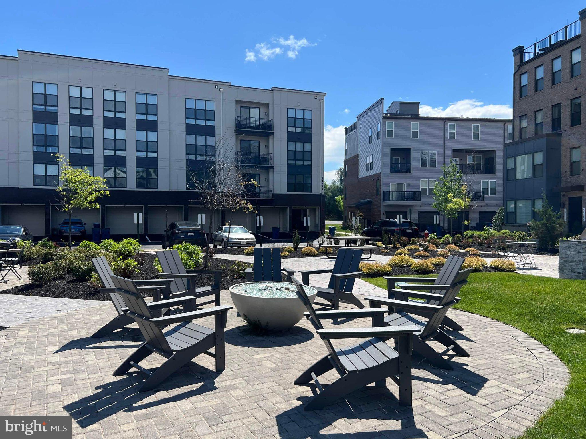 ASHBURN STATION - Residential