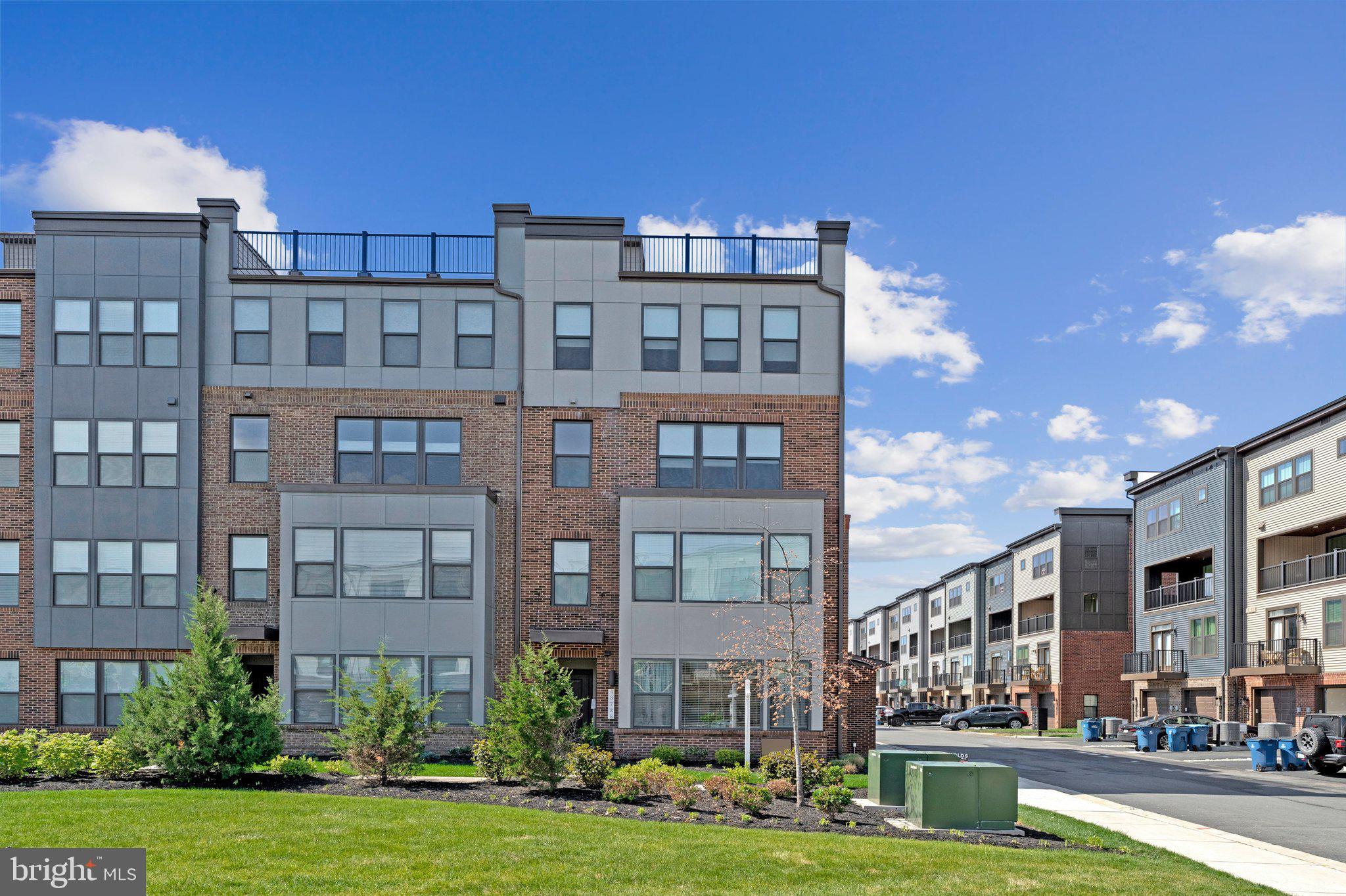 ASHBURN STATION - Residential