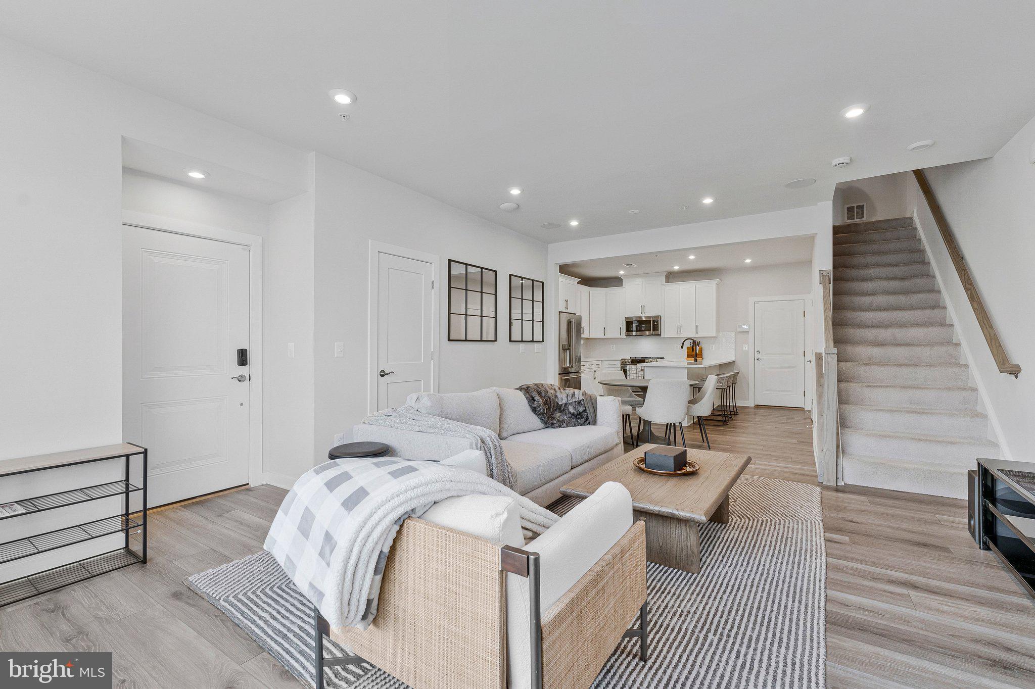 43728 TRANSIT SQUARE