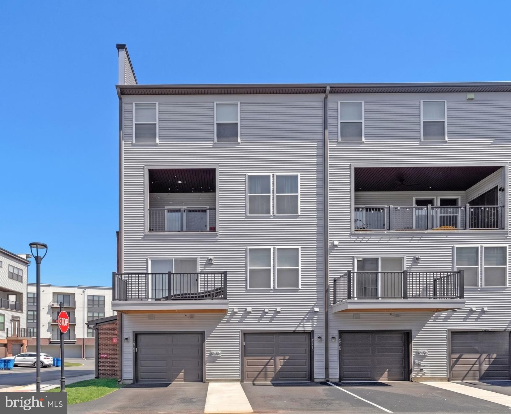 ASHBURN STATION - Residential