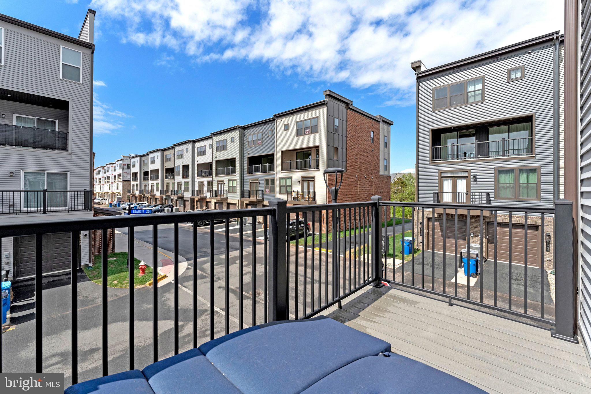 ASHBURN STATION - Residential