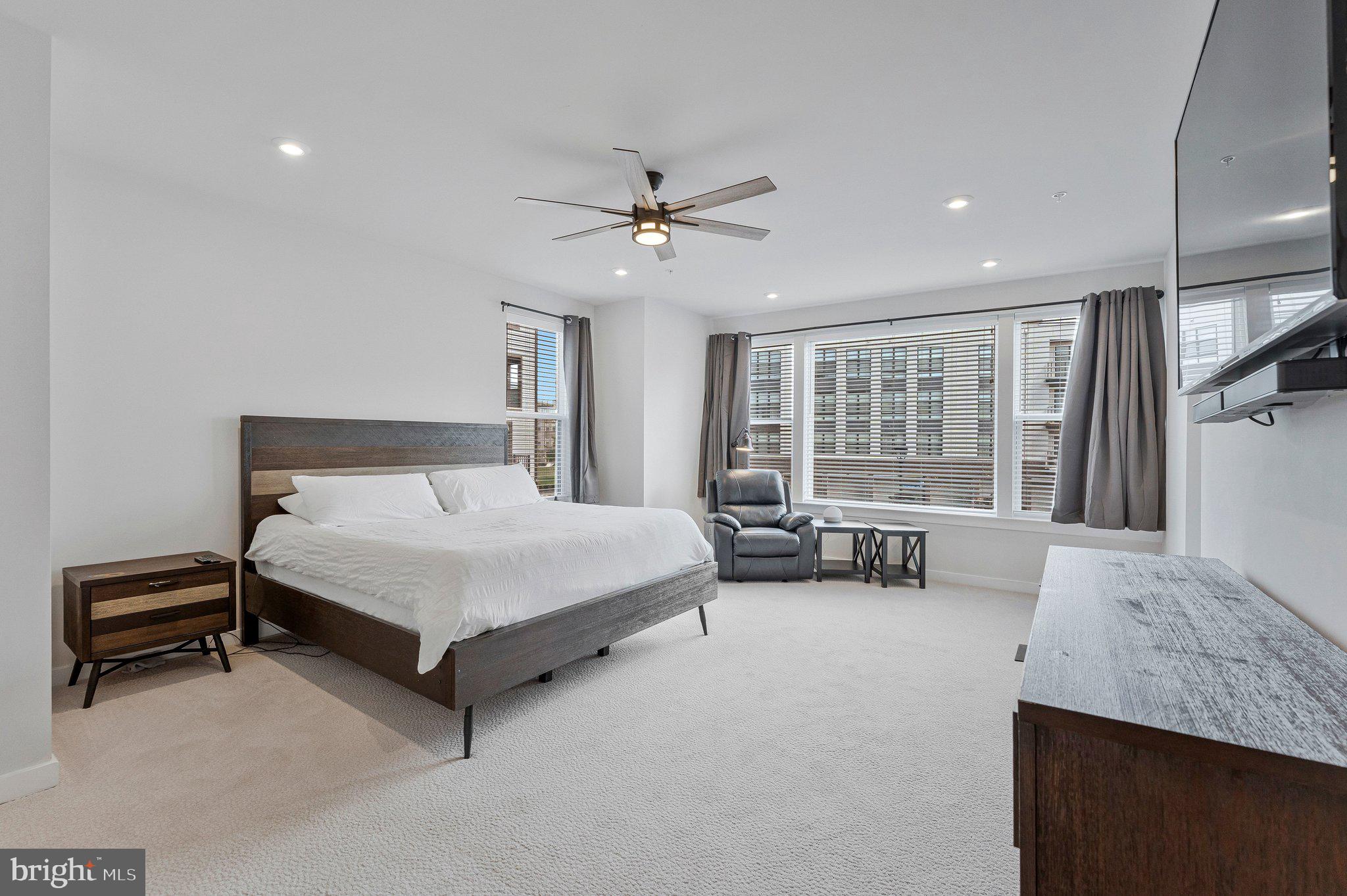 ASHBURN STATION - Residential