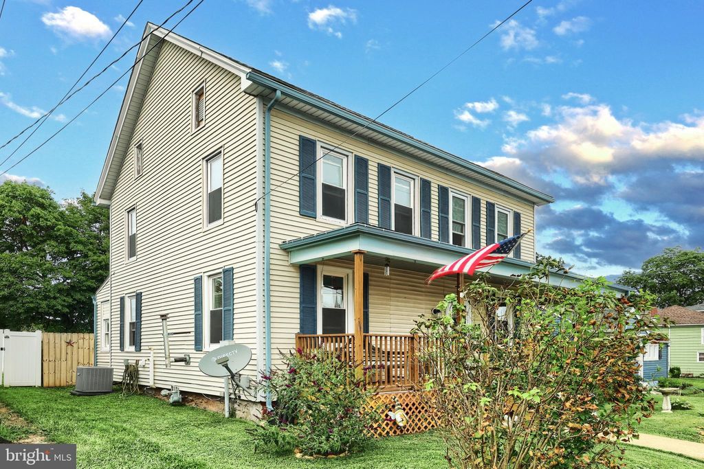 Photo of 34 W High Street, WINDSOR, PA 17366 (MLS # PAYK2088688)