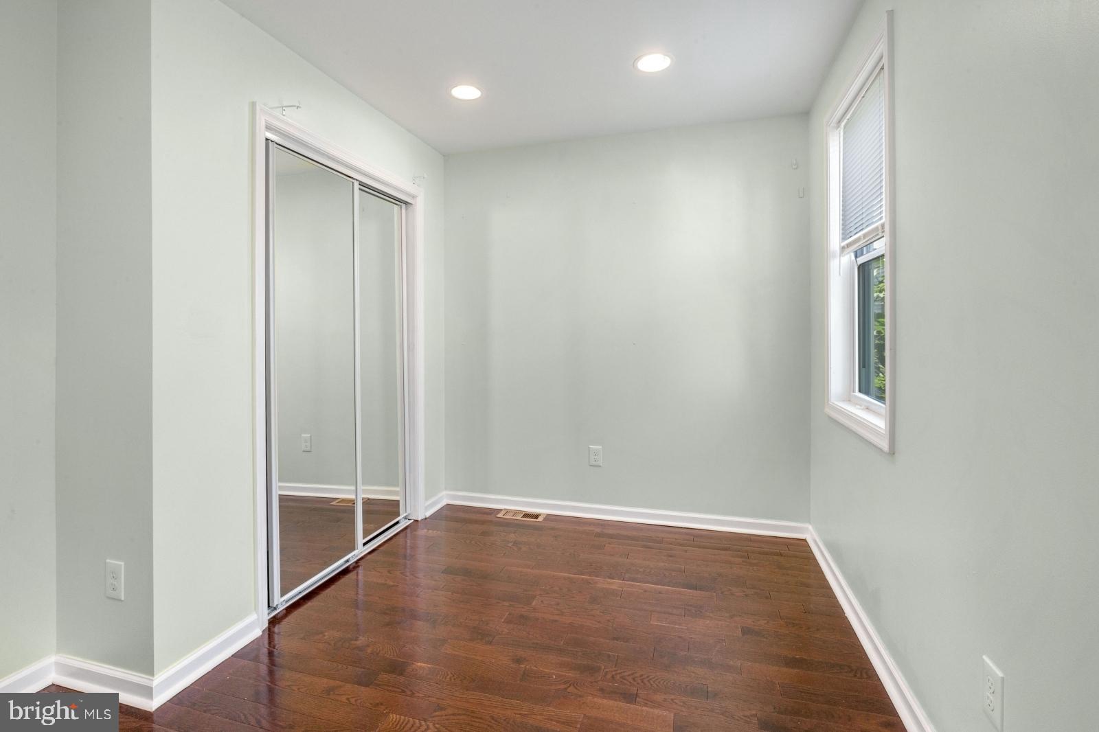 POINT BREEZE - Residential Lease