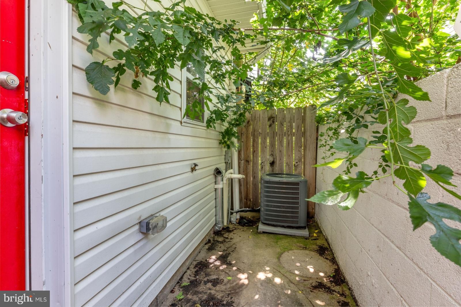 POINT BREEZE - Residential Lease